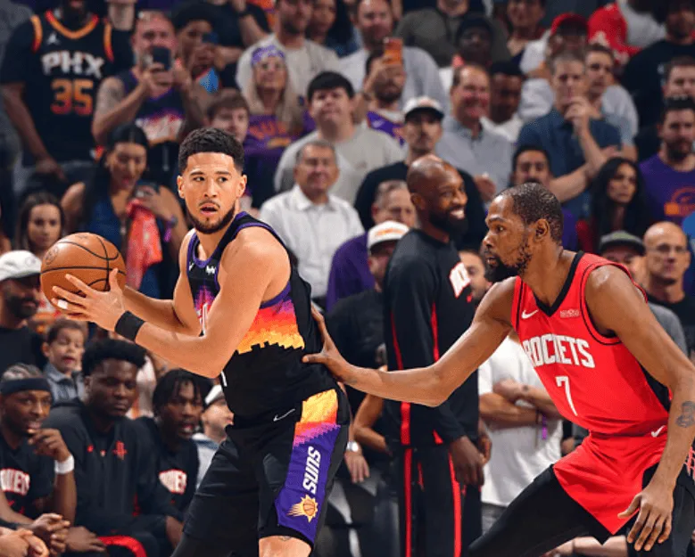 49图库-杜兰特拿到24分&amp;amp;布克空砍31分，杜兰特生涯面对布克11胜2负