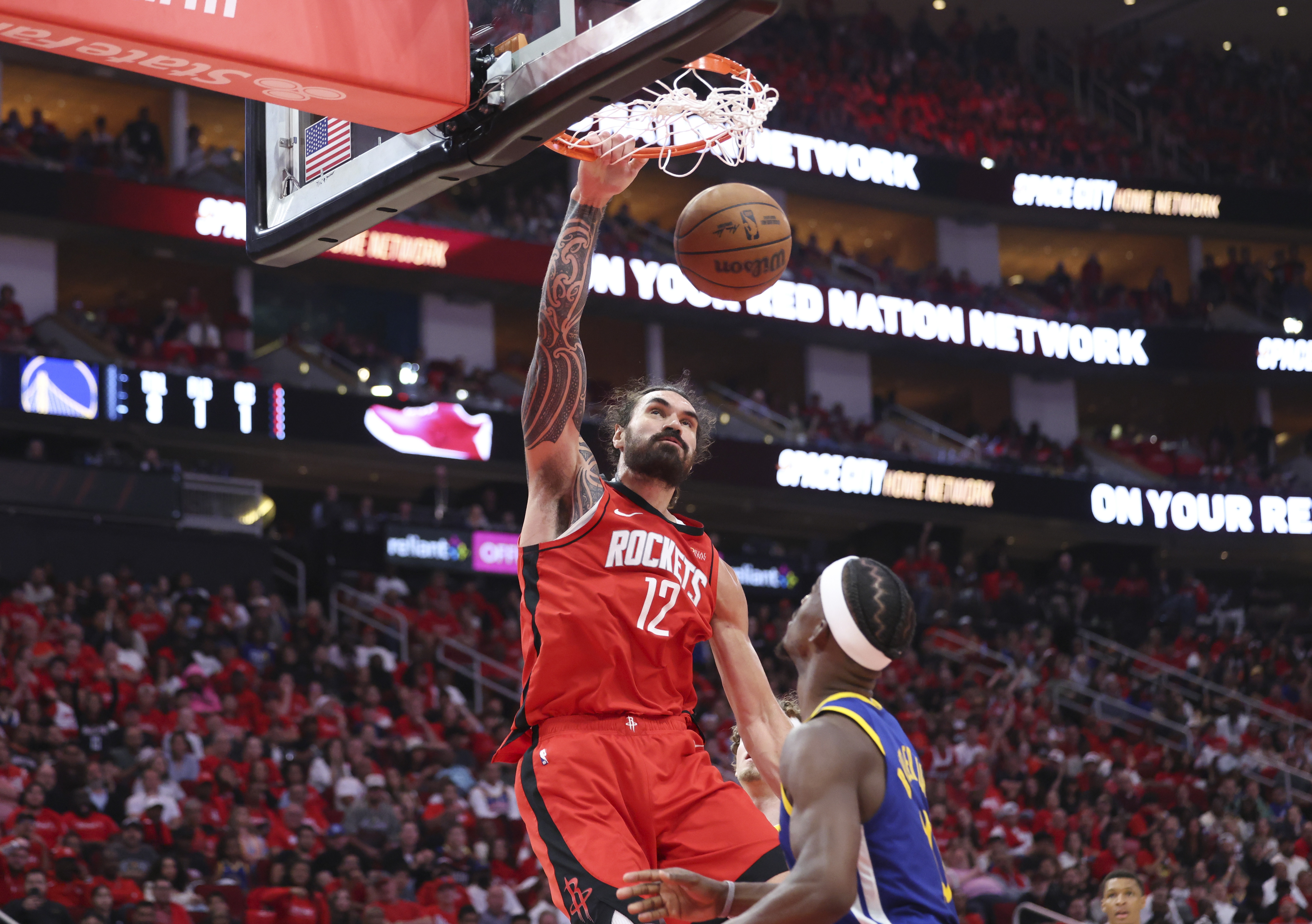 亚当斯:不认为自己是NBA最壮的人 裁判这么想导致我被撞了也不吹